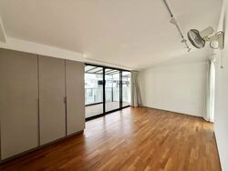 Charlton 27 (D19), Terrace #558508301